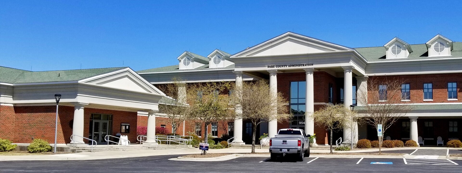 Courthouse — Dare County