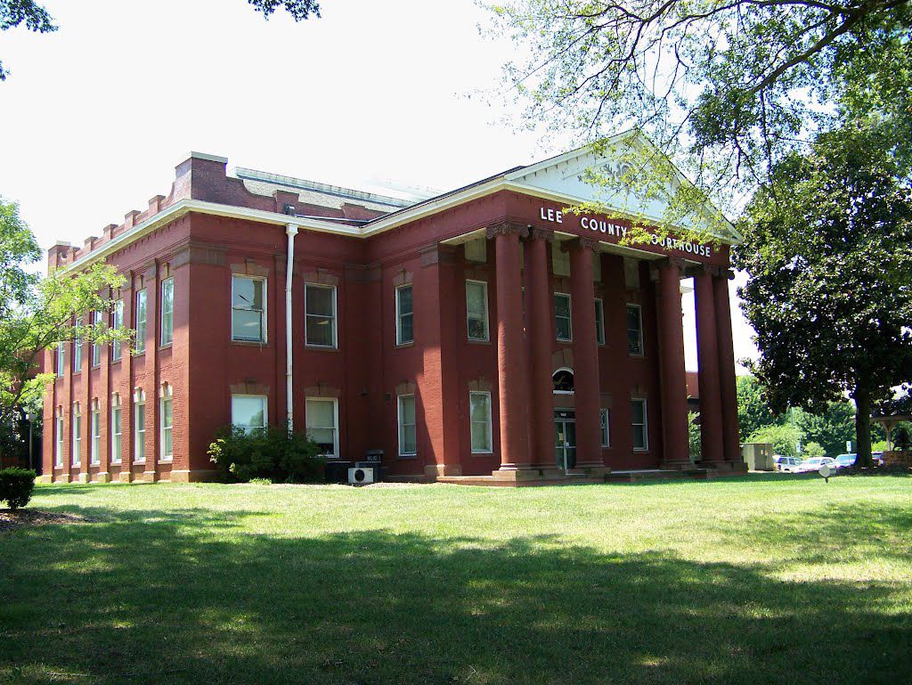 Courthouse — Lee County