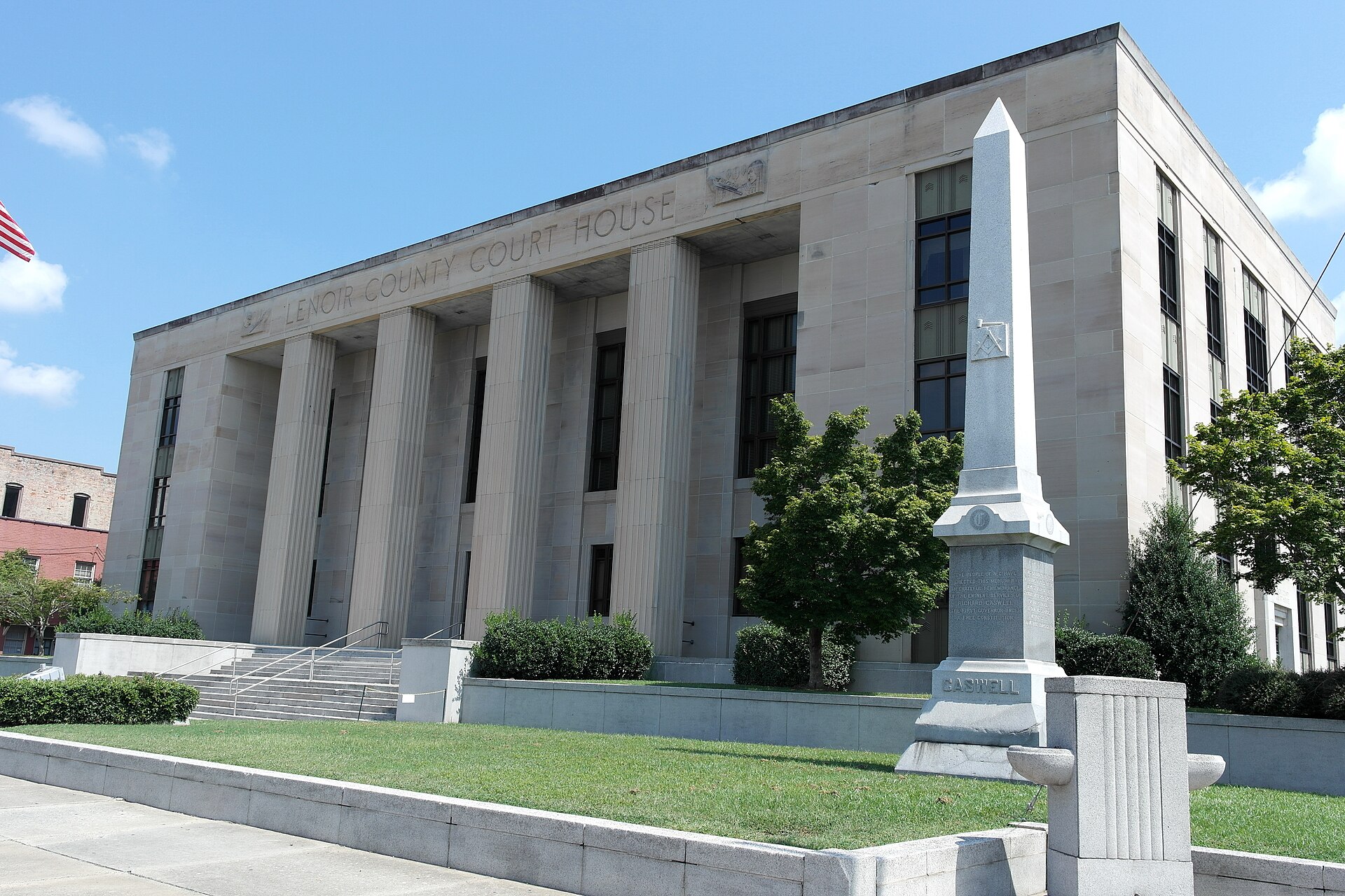 Courthouse — Lenoir County