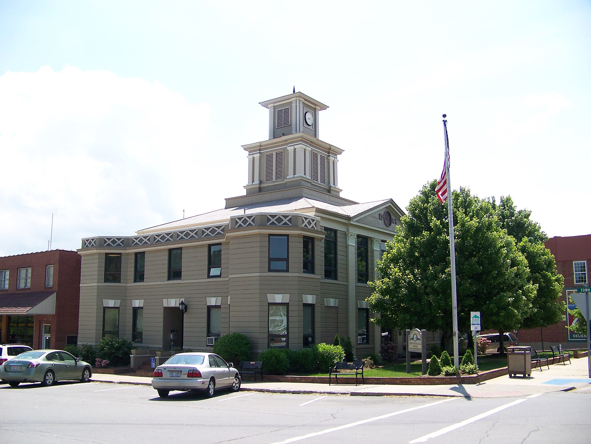 Courthouse — Yancey County